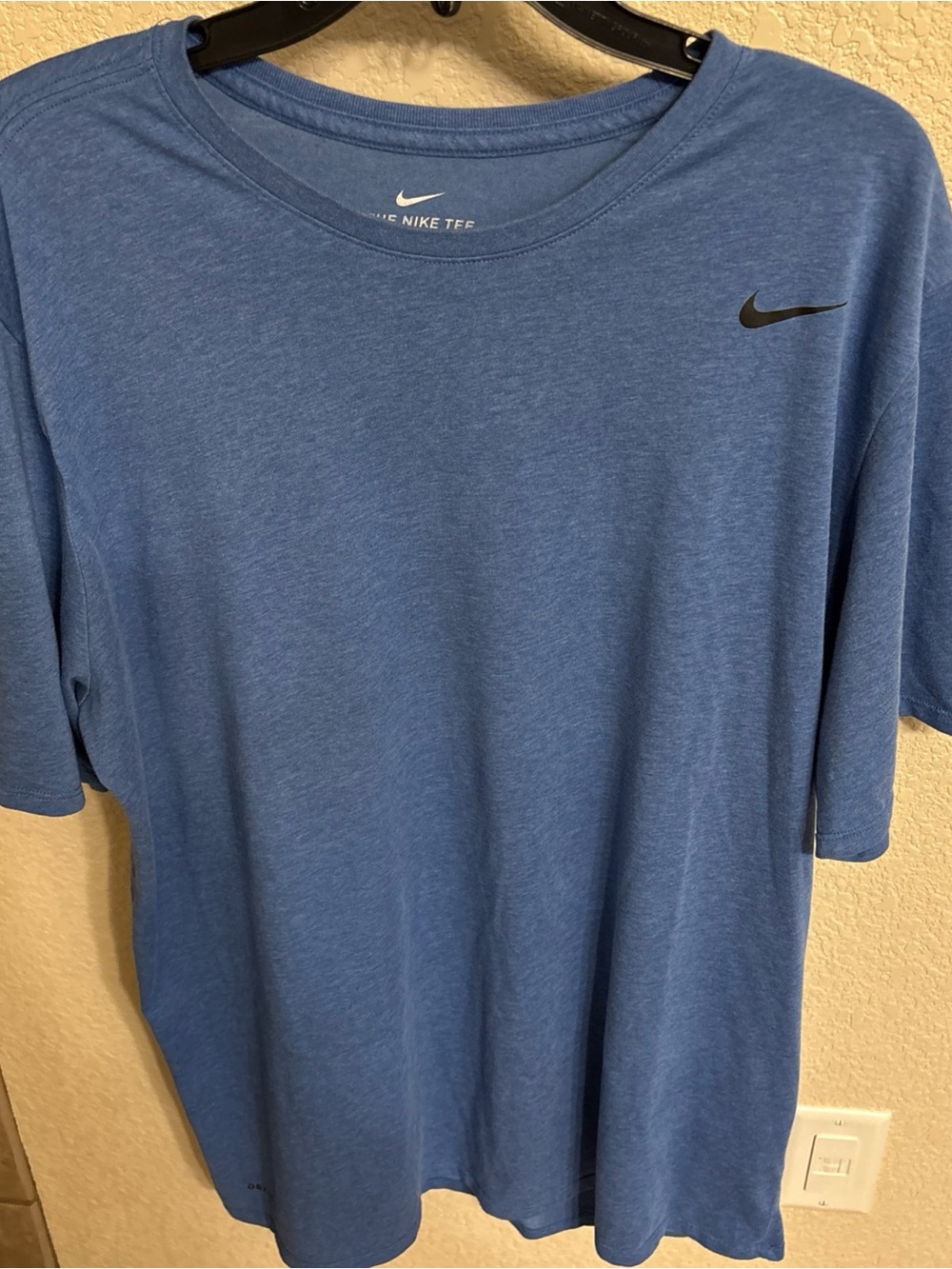 The Nike Tee Athletic Cut Dri-Fit Blue Short Sleeve Men’s Size XXLT Crew Neck